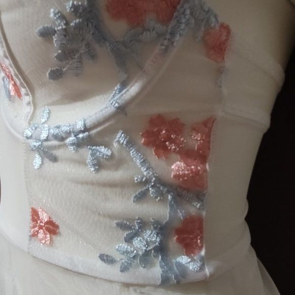 White Embroidered Mesh Underwire Slips With Thong Lingerie - Picture 9 of 10